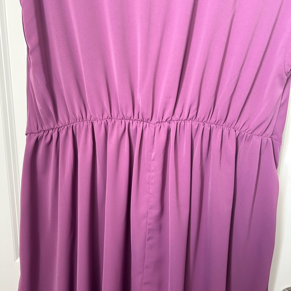 BloomChic Buttoned Tie-Front Midi Dress in Pink - Picture 5 of 8